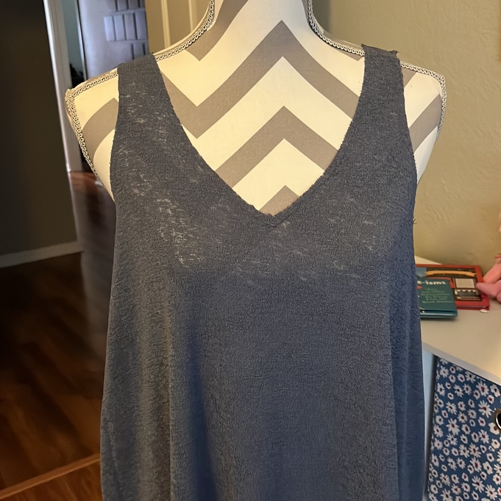 Umgee Gray Sheer Tank sz Large - Picture 2 of 6